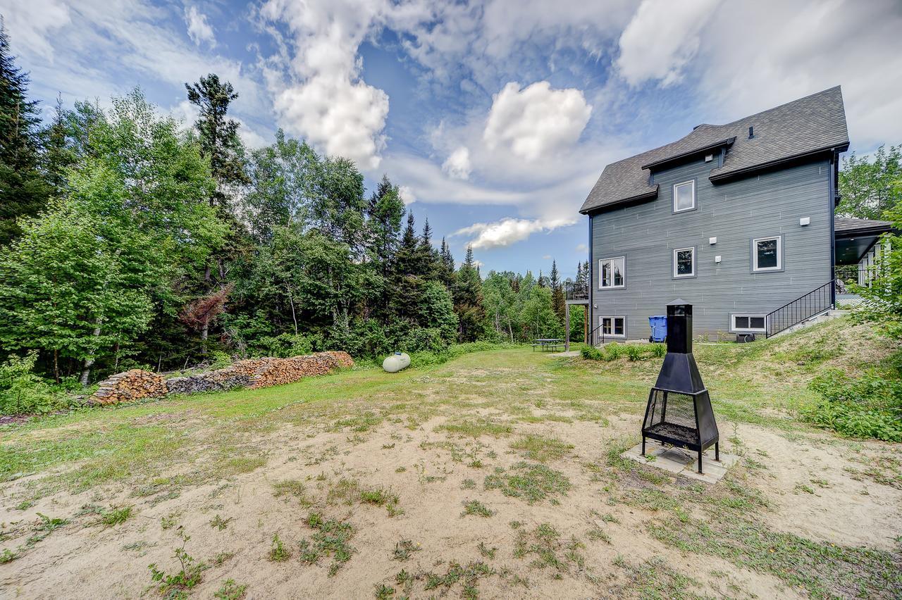 Vue Sur La Montagne Villa LʼAnse-Saint-Jean Exterior foto