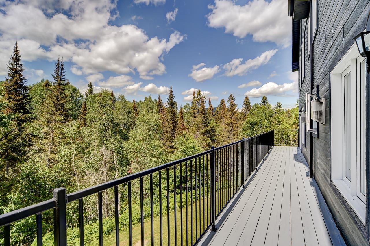 Vue Sur La Montagne Villa LʼAnse-Saint-Jean Exterior foto